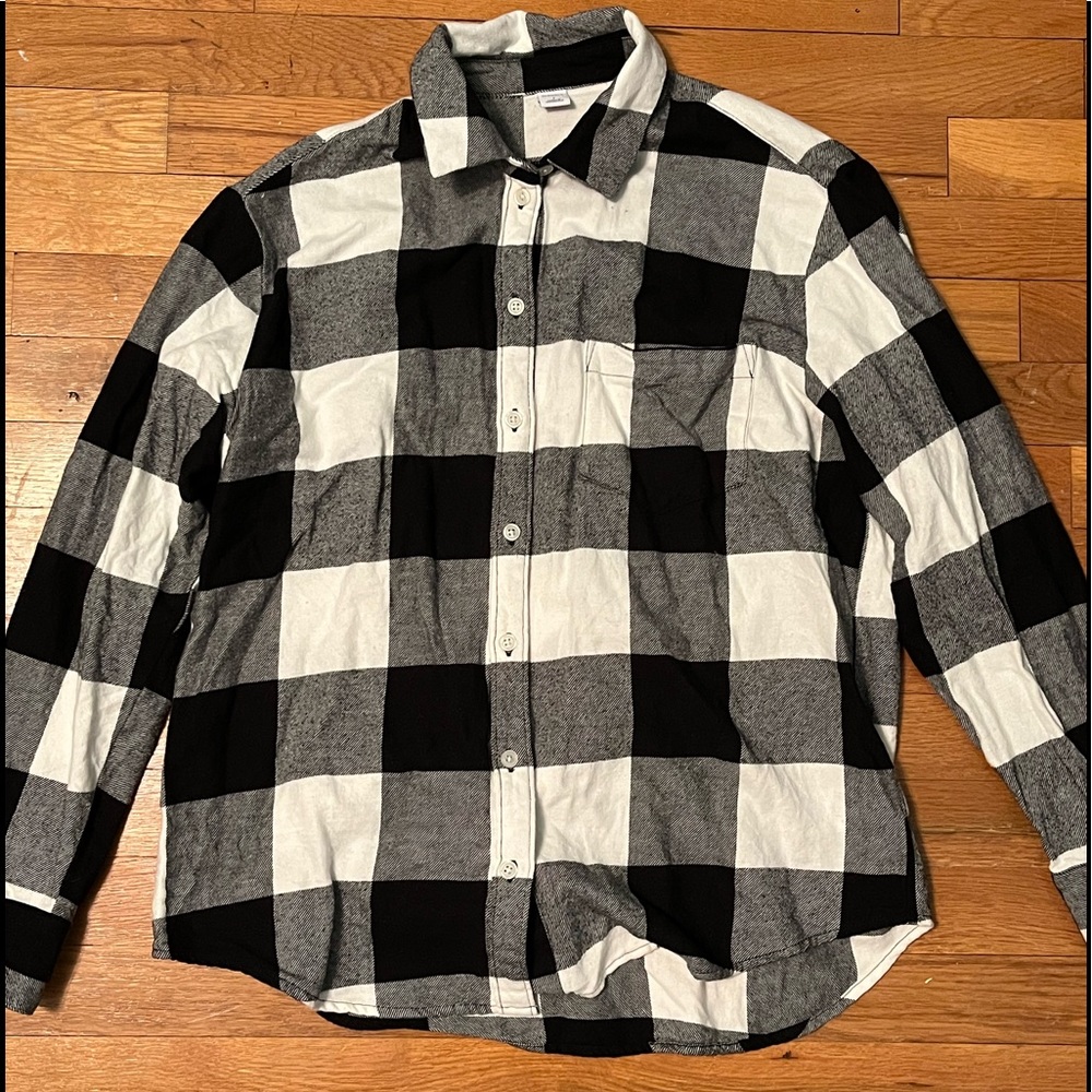 Old Navy Long Sleeve Boyfriend Black Checkered Flannel